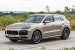 Porsche Cayenne Cayenne Turbo S E-Hybrid Cayenne Turbo S E-Hybrid Todo terreno Dorado Palladium Exterior Frontal-Lateral 5 puertas