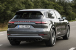 Porsche Cayenne Cayenne Turbo S E-Hybrid Cayenne Turbo S E-Hybrid Todo terreno Gris Cuarcita Metalizado Exterior Posterior-Lateral 5 puertas
