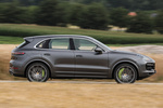 Porsche Cayenne Cayenne Turbo S E-Hybrid Cayenne Turbo S E-Hybrid Todo terreno Gris Cuarcita Metalizado Exterior Lateral 5 puertas