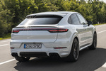 Porsche Cayenne Cayenne Turbo S E-Hybrid Coup&eacute; Cayenne Turbo S E-Hybrid Coup&eacute;  Todo terreno Blanco Carrara Exterior Posterior-Lateral 5 puertas