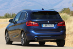 BMW Serie 2 218i DCT Active Tourer Active Tourer Sport con L&iacute;nea Cromada exterior Monovolumen Mediterranblau Exterior Lateral-Posterior 5 puertas