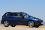 BMW Serie 2 218i DCT Active Tourer Active Tourer Sport con L&iacute;nea Cromada exterior Monovolumen Mediterranblau Exterior Lateral 5 puertas
