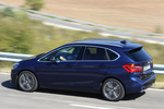 BMW Serie 2 218i DCT Active Tourer Active Tourer Sport con L&iacute;nea Cromada exterior Monovolumen Mediterranblau Exterior Cenital-Lateral 5 puertas