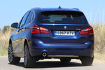BMW Serie 2 218i DCT Active Tourer Active Tourer Sport con L&iacute;nea Cromada exterior Monovolumen Mediterranblau Exterior Lateral-Posterior 5 puertas
