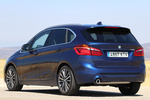BMW Serie 2 218i DCT Active Tourer Active Tourer Sport con L&iacute;nea Cromada exterior Monovolumen Mediterranblau Exterior Lateral-Posterior 5 puertas
