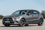 Mercedes-Benz Clase A A 250 e A 250 e Turismo Gris monta&ntilde;a metalizado Exterior Frontal-Lateral 5 puertas