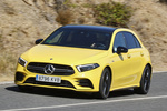Mercedes-Benz Clase A AMG 35 4MATIC AMG 35 4MATIC Paquete Night AMG Turismo Amarillo Sol Exterior Frontal-Lateral 5 puertas