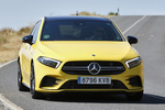 Mercedes-Benz Clase A AMG 35 4MATIC AMG 35 4MATIC Paquete Night AMG Turismo Amarillo Sol Exterior Frontal-Lateral 5 puertas