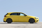 Mercedes-Benz Clase A AMG 35 4MATIC AMG 35 4MATIC Paquete Night AMG Turismo Amarillo Sol Exterior Lateral 5 puertas