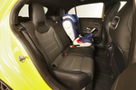 Mercedes-Benz Clase A AMG 35 4MATIC AMG 35 4MATIC Paquete Night AMG Turismo Amarillo Sol Interior Silla infantil 5 puertas