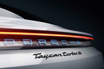 Porsche Taycan Turbo S Turbo S Turismo Blanco Carrara Metalizado Exterior Emblema marca 4 puertas
