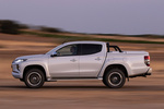 Mitsubishi L200 Doble Cabina 220 DI-D 6AT Doble Cabina Kaiteki Pick up Blanco Diamante metalizado Exterior Lateral 4 puertas