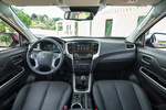 Mitsubishi L200 Doble Cabina 220 DI-D Doble Cabina Kaiteki Pick up Interior Salpicadero 4 puertas