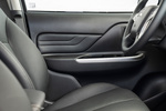 Mitsubishi L200 Doble Cabina 220 DI-D Doble Cabina Kaiteki Pick up Interior Puerta 4 puertas