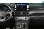 Hyundai Kona El&eacute;ctrico 150 kW (204 CV) Style 64 kWh El&eacute;ctrico Style Todo terreno Interior Consola Central 5 puertas