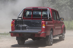 Mahindra Goa D 140 S10 Pick up Rojo Rage Exterior Lateral-Posterior 4 puertas