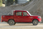 Mahindra Goa D 140 S10 Pick up Rojo Rage Exterior Lateral 4 puertas
