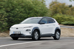 Hyundai Kona El&eacute;ctrico 150 kW (204 CV) Style 64 kWh El&eacute;ctrico Style Todo terreno Chalk White / Phantom Black Exterior Frontal-Lateral 5 puertas