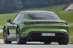Porsche Taycan Turbo S Turbo S con llantas Exclusive Design Carbono Turismo Verde Mamba Metalizado Exterior Lateral-Posterior 4 puertas