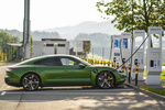 Porsche Taycan Turbo S Turbo S con llantas Exclusive Design Carbono Turismo Verde Mamba Metalizado Exterior Toma de recarga 4 puertas