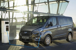 Ford Tourneo Custom 1.0 EcoBoost 93 kW (125 CV) Plug-in Hybrid Titanium PHEV Monovolumen Gris Magn&eacute;tico Exterior Frontal-Lateral 5 puertas