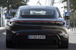 Porsche Taycan Turbo S Turbo S con llantas Exclusive Design Carbono Turismo Gris Lava Metalizado Exterior Posterior 4 puertas