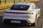 Porsche Taycan Turbo S Turbo S con llantas Exclusive Design Carbono Turismo Blanco Carrara Metalizado Exterior Cenital-Posterior-Lateral 4 puertas