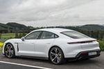 Porsche Taycan Turbo S Turbo S con llantas Exclusive Design Carbono Turismo Blanco Carrara Metalizado Exterior Lateral-Posterior 4 puertas