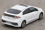 Hyundai IONIQ Plug-in 1.6 GDI 104 kW (141 CV) DCT Plug-In Style Turismo Polar White Exterior Cenital-Posterior-Lateral 5 puertas