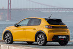 Peugeot 208 Puretech 100 GT Line Turismo Faro Yellow Exterior Lateral-Posterior 5 puertas