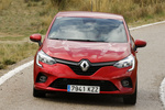 Renault Clio Zen Blue dCi 85 kW (115 CV) Zen con Pack Look Zen Turismo Rojo Deseo Exterior Frontal-Lateral 5 puertas