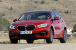 BMW Serie 1 118i Sport Turismo Melbourne Rot Metalizado Exterior Frontal-Lateral 5 puertas