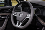 Volkswagen Touareg 4.0 V8 TDI 310 kW (421 CV) 4MOTION Tiptronic 8 vel. R-Line Todo terreno Interior Volante 5 puertas
