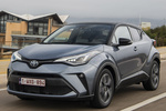 Toyota C-HR 125H Advance Luxury Todo terreno Gris Diamante Bi-tono Exterior Frontal-Lateral 5 puertas
