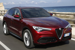 Alfa Romeo Stelvio Gama Stelvio Ti Todo terreno Rojo Villa d'Este 6C Exterior Lateral-Frontal 5 puertas