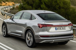 Audi e-tron Sportback 55 quattro Sportback S line Todo terreno Plata Florete metalizado Exterior Lateral-Posterior 5 puertas