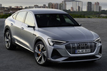 Audi e-tron Sportback 55 quattro Sportback S line Todo terreno Plata Florete metalizado Exterior Cenital-Lateral-Frontal 5 puertas