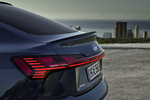 Audi e-tron Sportback 55 quattro Sportback S line Todo terreno Azul Plasma Exterior Pilotos 5 puertas
