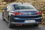 Volkswagen Passat Passat R-Line R-Line Turismo Lapiz Blue Metallic Exterior Lateral-Posterior 4 puertas