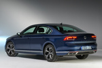 Volkswagen Passat Passat R-Line R-Line Turismo Lapiz Blue Metallic Exterior Lateral-Posterior 4 puertas