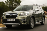 Subaru Forester 2.0i Hybrid 150 CV Gama Forester Todo terreno Jasper Green Metallic Exterior Frontal-Lateral 5 puertas