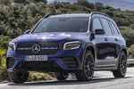 Mercedes-Benz GLB 220d 4MATIC AMG Line con Paquete Night Todo terreno Azul Galaxy Exterior Frontal-Lateral 5 puertas