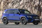 Mercedes-Benz GLB 220d 4MATIC AMG Line con Paquete Night Todo terreno Azul Galaxy Exterior Lateral-Frontal 5 puertas