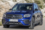 Mercedes-Benz GLB 220d 4MATIC AMG Line con Paquete Night Todo terreno Azul Galaxy Exterior Frontal-Lateral 5 puertas