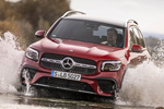 Mercedes-Benz GLB 220d 4MATIC AMG Line Todo terreno Designo Rojo Metalizado Patagonia Bright Exterior Frontal 5 puertas