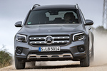 Mercedes-Benz GLB 200d 4MATIC Paquete OFF-ROAD Exterior Todo terreno Mountain Grey Exterior Frontal 5 puertas