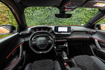 Peugeot 2008 PureTech 155 S/S EAT8 GT Todo terreno Interior Salpicadero 5 puertas