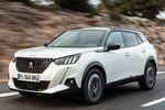 Peugeot 2008 PureTech 130 S/S GT Line Todo terreno Blanco Nacarado Exterior Frontal-Lateral 5 puertas