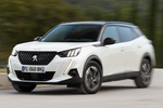 Peugeot 2008 PureTech 130 S/S GT Line Todo terreno Blanco Nacarado Exterior Frontal-Lateral 5 puertas