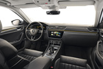 Skoda Superb iV 1.4 TSI PHEV iV Style Turismo Interior Salpicadero 5 puertas